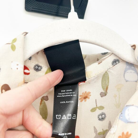 Her Universe x My Neighbor Totoro Womens Forest Cat Button Up Graphic Shirt Sz M - Picture 5 of 6